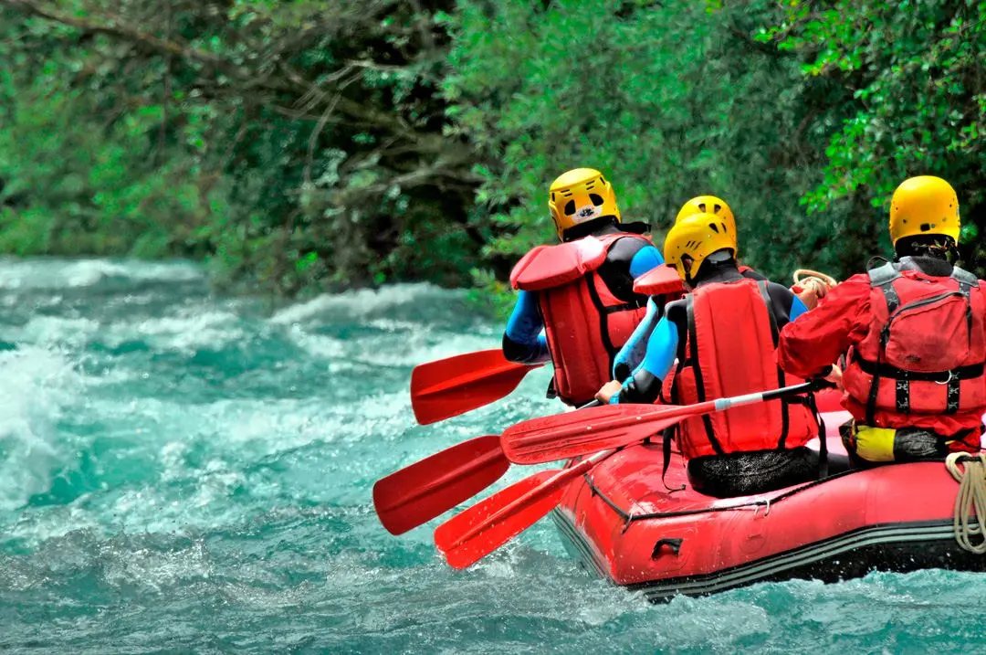 Aventura Total: Rafting & Tirolesa con Transporte