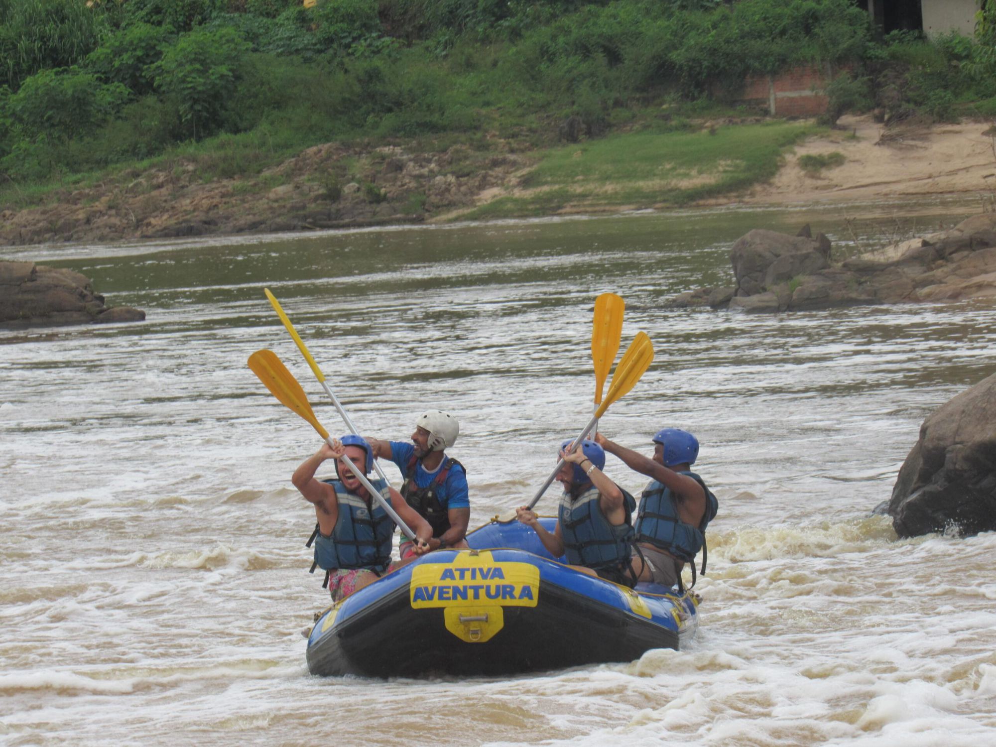 Aventura Total: Rafting & Tirolesa con Transporte